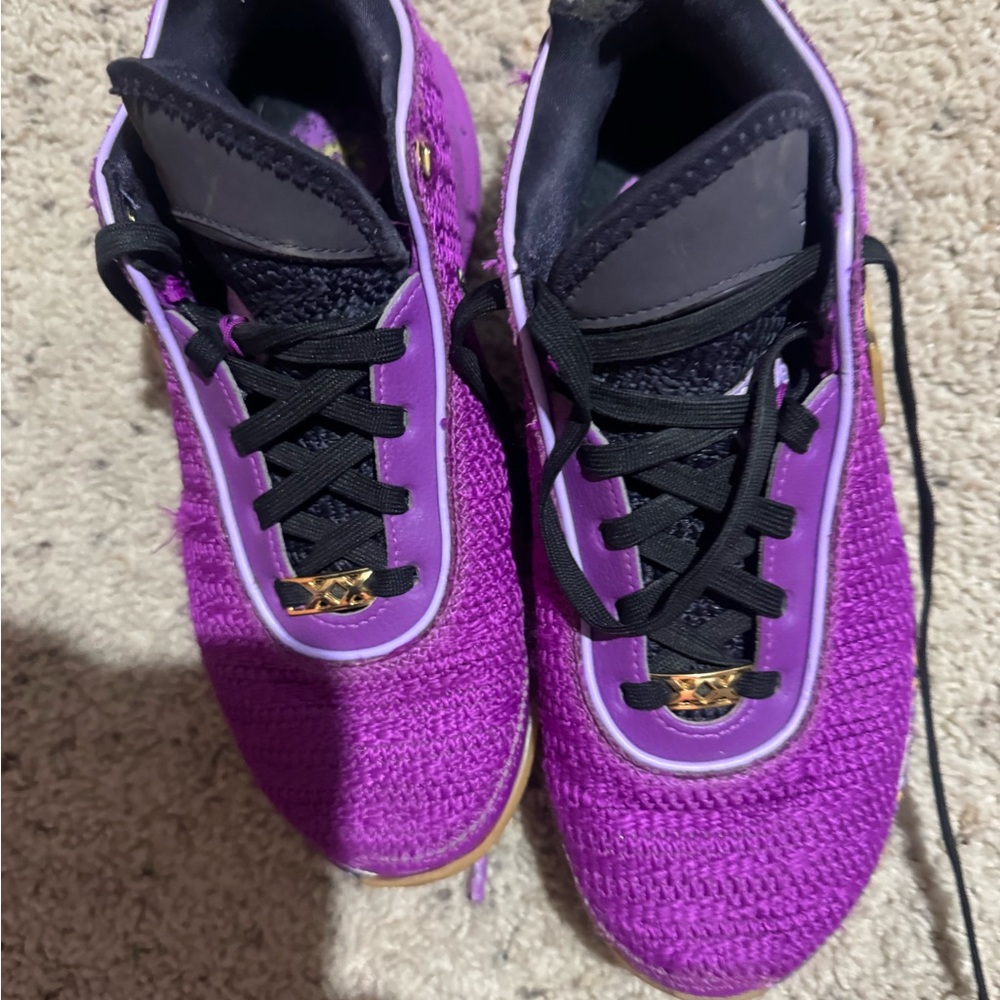 Nike boys high top shoes, gently worn